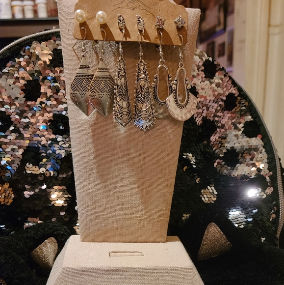 EARRINGS - Picture 2 of 2